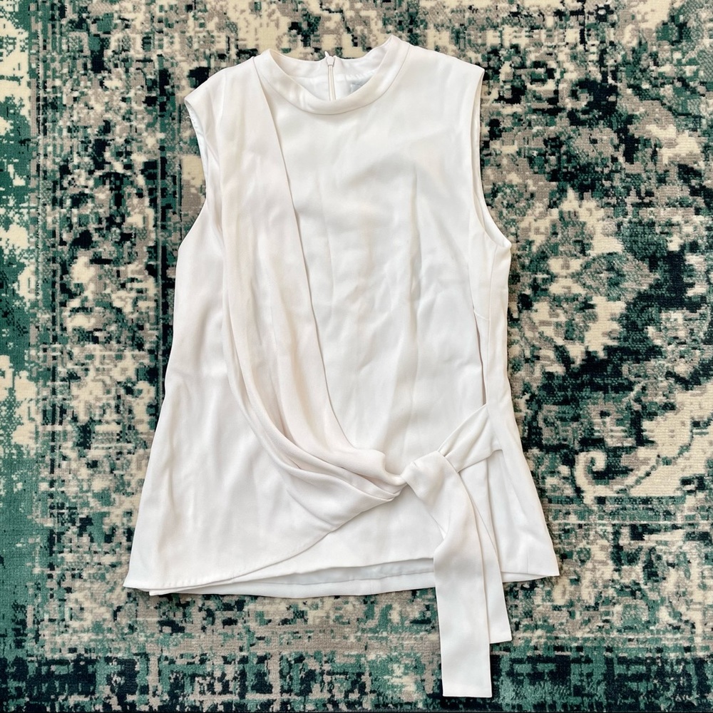 M.M. LaFleur Ivory Sleeveless Blouse Sz Medium Top Shirt Zipper in Back Classic